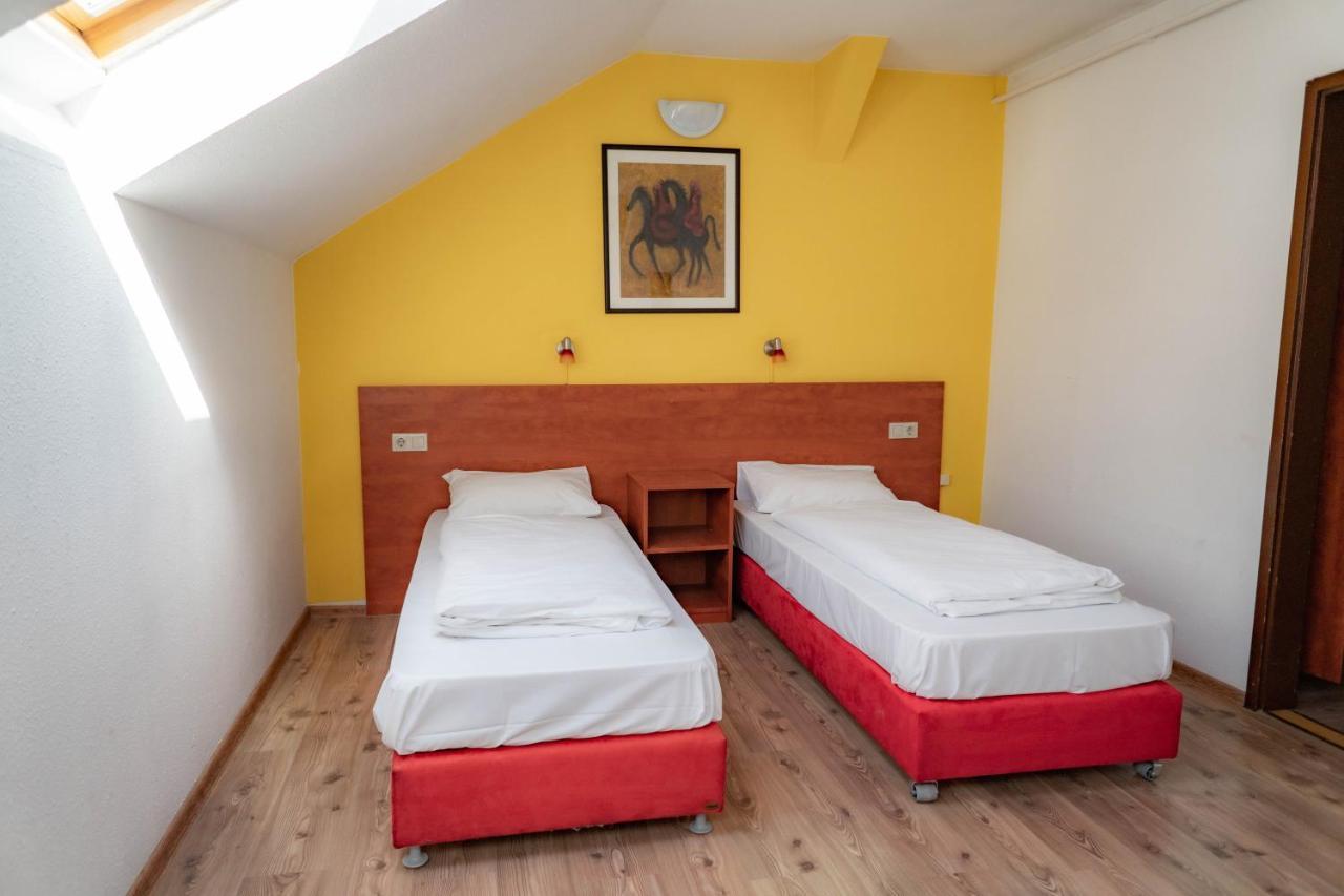 Equity Point Budapest Luaran gambar